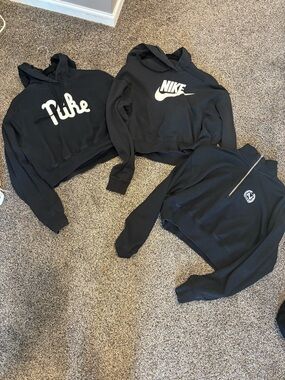 Nike Black sweatshirts ,cropped